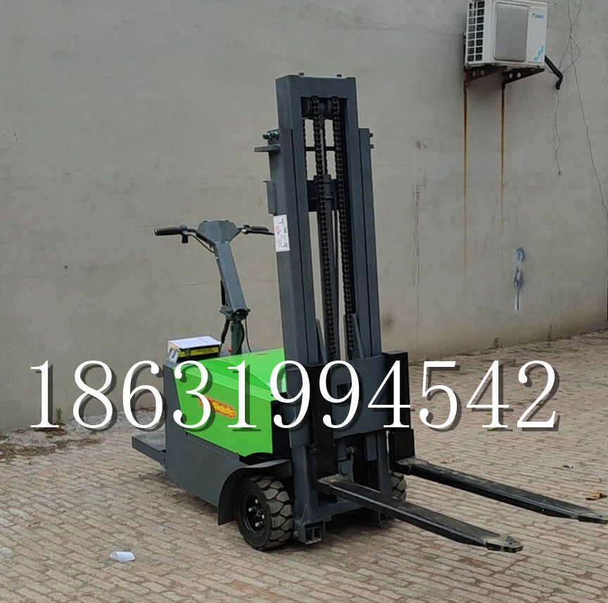 松北区优程全电动叉车插腿式堆高车液压装卸车1.5吨升高小型站驾式铲车