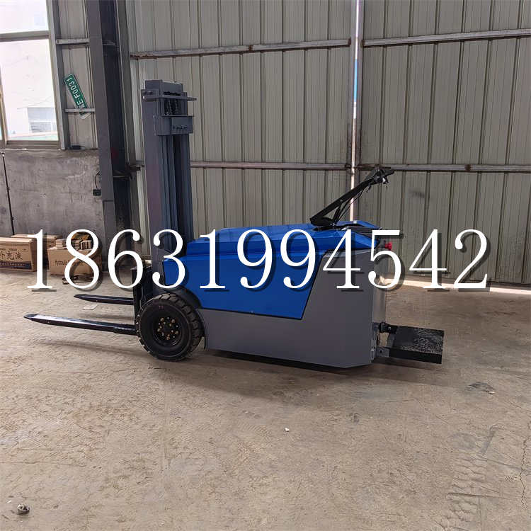 松北区全电动叉车插腿式堆高车液压装卸车1.5吨升高小型站驾式铲车